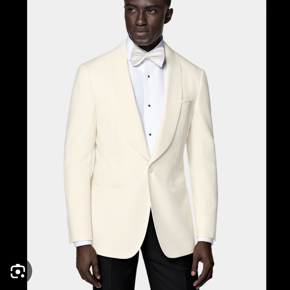 Suit Supply Off-White Tailored Fit Havana Dinner Jacket in Size 42